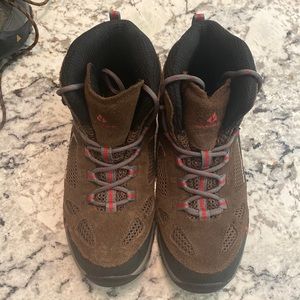 Boys hiking boots